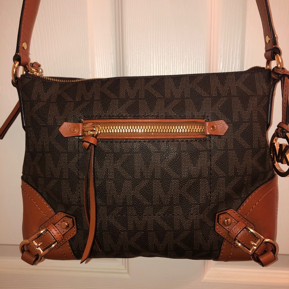 Michael Kors Signature Crossbody